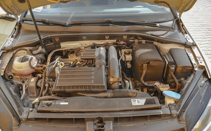 Volkswagen Golf cena 44900 przebieg: 220981, rok produkcji 2016 z Wrocław małe 667